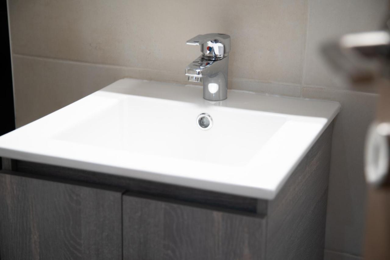 Modern Apartment Downtown أثينا المظهر الخارجي الصورة
